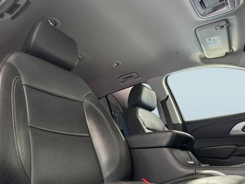 Used 2021 Chevrolet Traverse RS FWD image 25