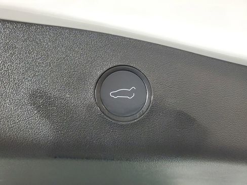 Used 2021 Tesla Model 3 Standard Range Plus image 8