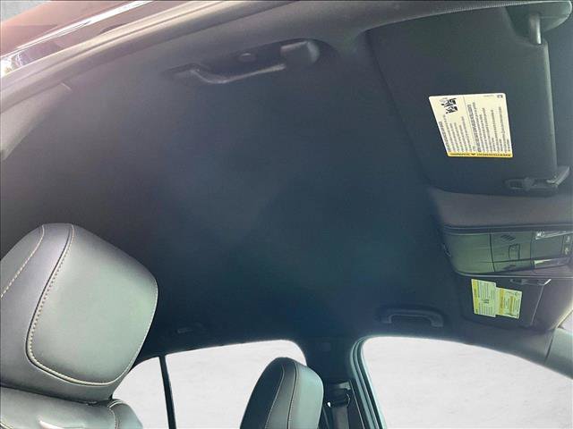 Used 2022 Cadillac XT4 Sport w/ Comfort Package AWD/4WD image 17