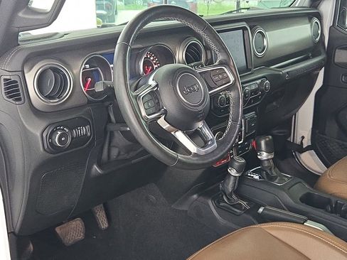 Used 2021 Jeep Wrangler Unlimited Rubicon image 2