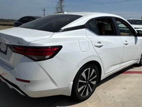 Used 2024 Nissan Sentra SV w/ SV Premium Package image 6