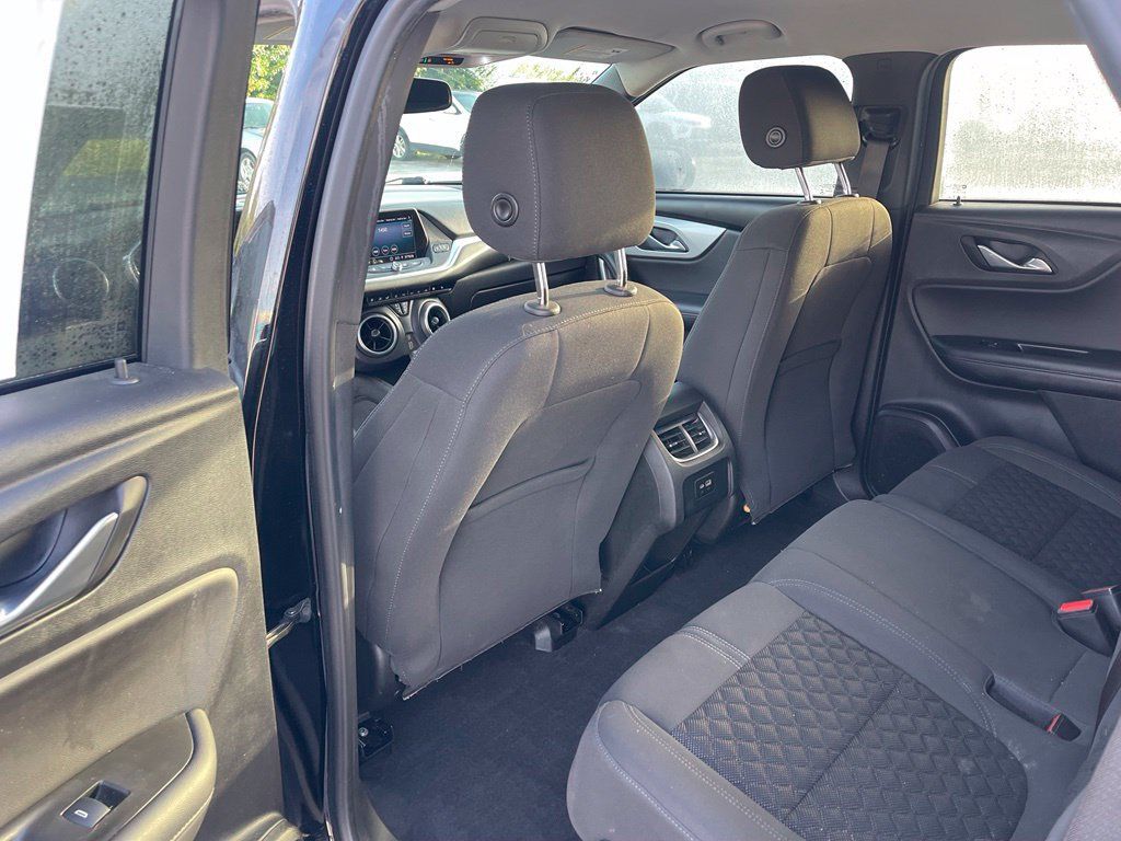 Used 2020 Chevrolet Blazer LT FWD image 12