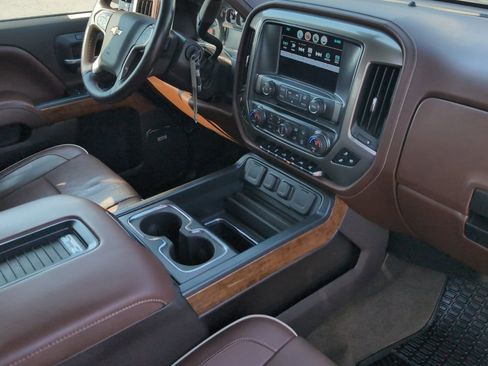 Used 2017 Chevrolet Silverado 1500 High Country AWD/4WD image 16