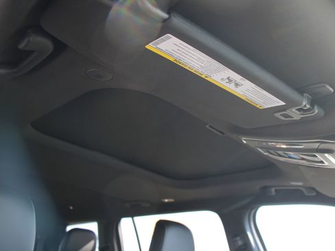 New 2025 Jeep Grand Cherokee L Altitude image 30