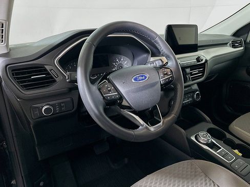 Used 2022 Ford Escape SE w/ SE Sport Appearance Package image 9