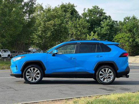 Used 2019 Toyota RAV4 XLE Premium w/ All Weather Liner Package AWD/4WD image 2