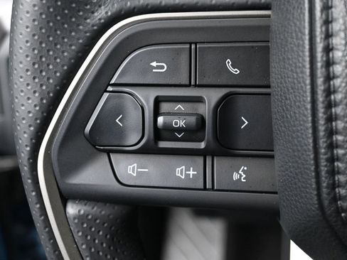 Used 2025 Toyota 4Runner SR5 image 16