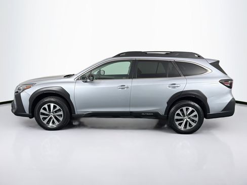 Used 2023 Subaru Outback Premium AWD/4WD image 7
