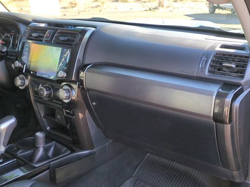 Used 2020 Toyota 4Runner TRD Off-Road Premium image 29