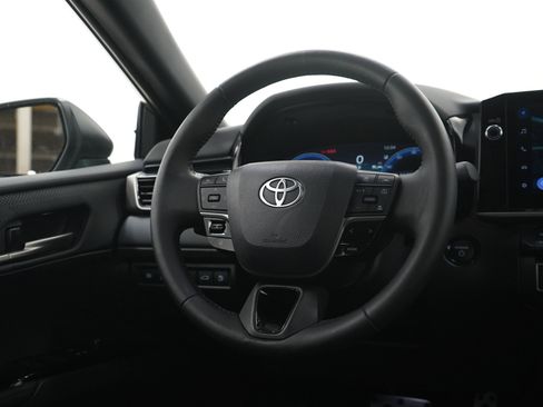 Used 2025 Toyota Camry XSE AWD/4WD image 14