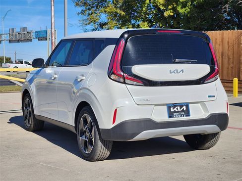 New 2025 Kia Soul EX image 3