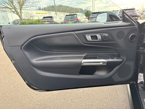 Used 2025 Ford Mustang GT Premium image 18
