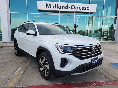 New 2026 Volkswagen Atlas SE image 1