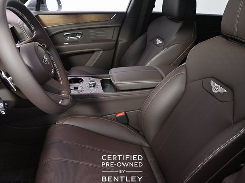 Used 2024 Bentley Bentayga Extended Wheelbase image 13