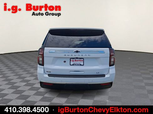 Used 2021 Chevrolet Suburban LT w/ Luxury Package AWD/4WD image 5