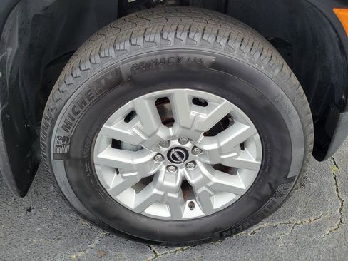 Used 2022 Nissan Frontier SV image 15