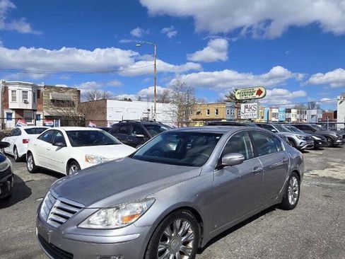 Used 2009 Hyundai Genesis 3.8 w/ Technology Pkg 4 RWD image 1