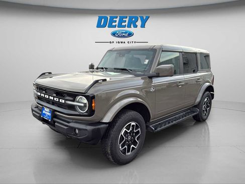 Used 2025 Ford Bronco Outer Banks image 11