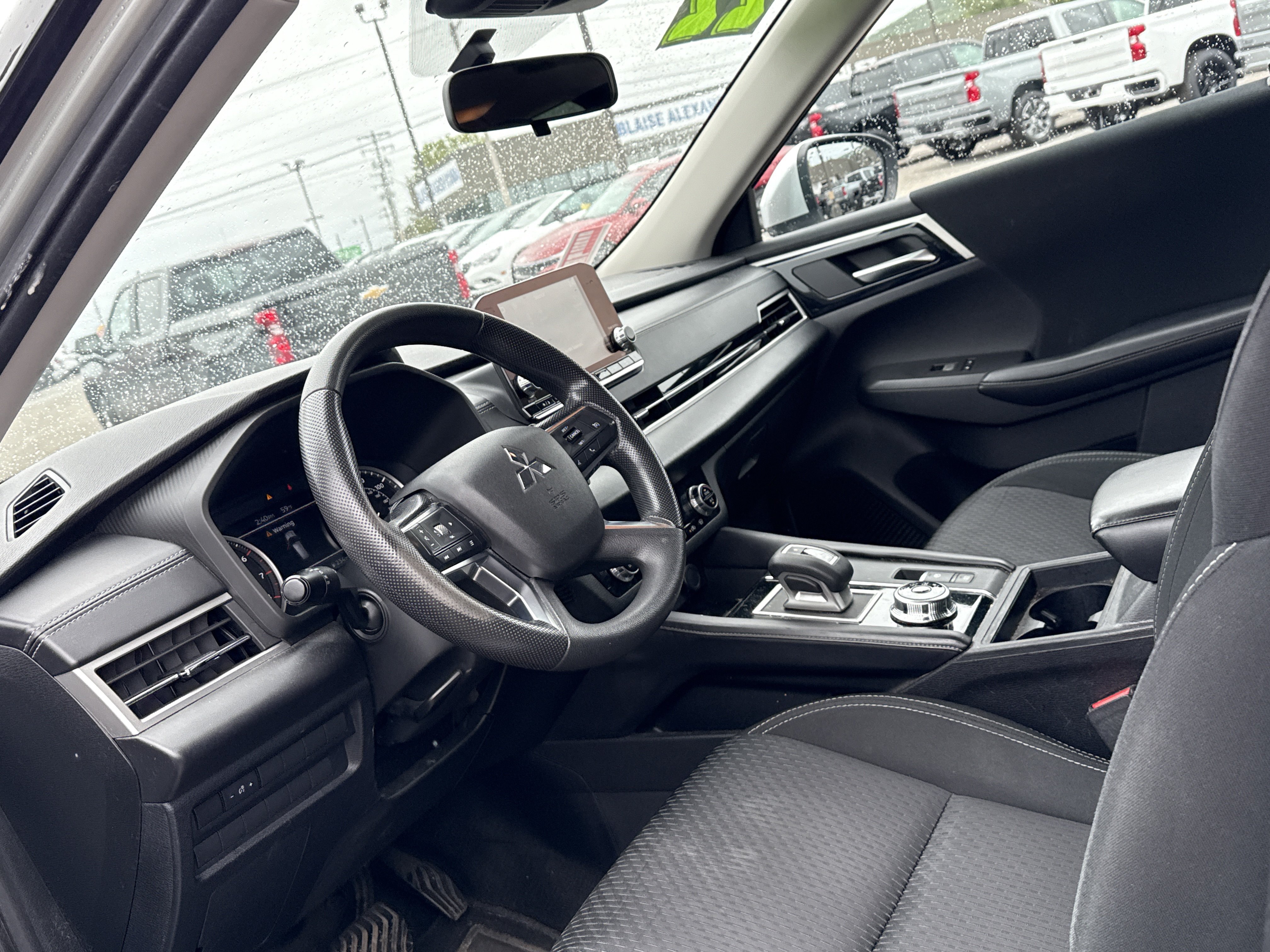 Used 2022 Mitsubishi Outlander ES AWD/4WD image 13