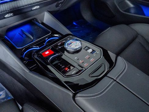 Used 2026 BMW M5 w/ Executive Package image 42