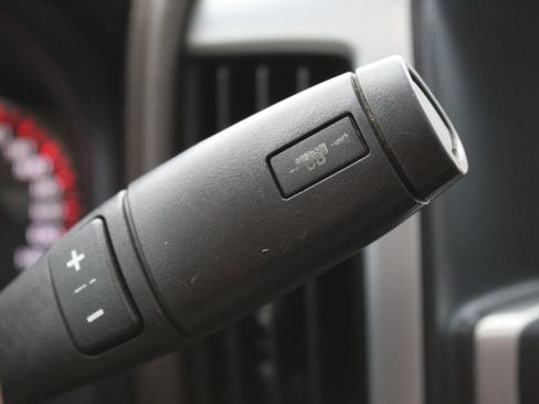 Used 2015 GMC Sierra 1500 SLT w/ SLT Crew Cab Value Package image 18