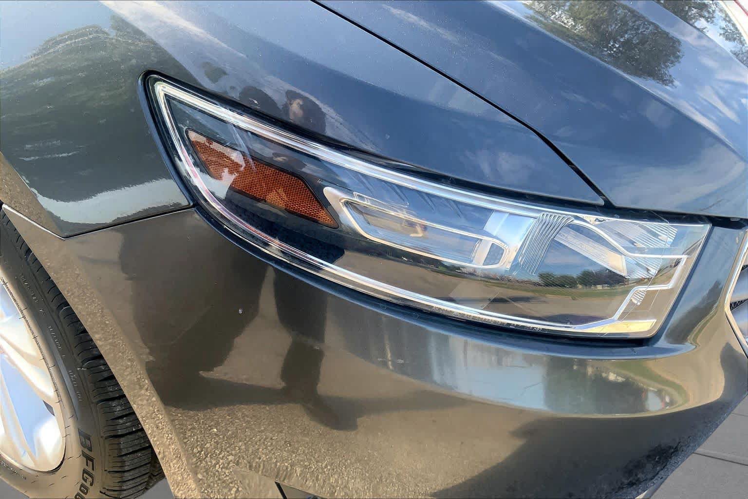 Used 2017 Ford Taurus SEL FWD image 26