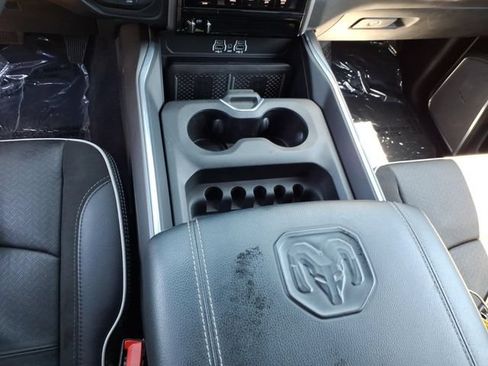 Used 2025 RAM 2500 Laramie AWD/4WD image 17