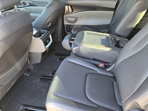 New 2026 Kia Carnival image 19