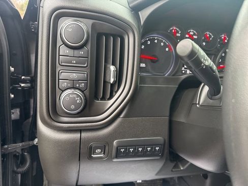 Used 2021 Chevrolet Silverado 2500 Custom w/ Custom Convenience Package image 19