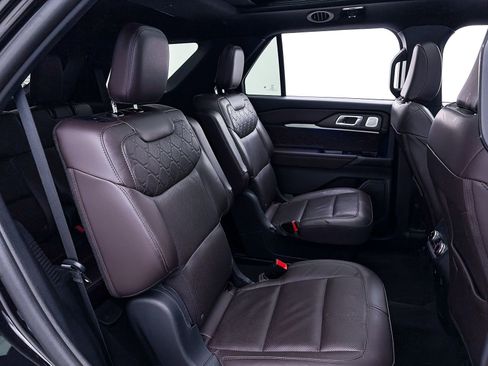 Used 2025 Ford Explorer Platinum w/ LUX Leather Package AWD/4WD image 42