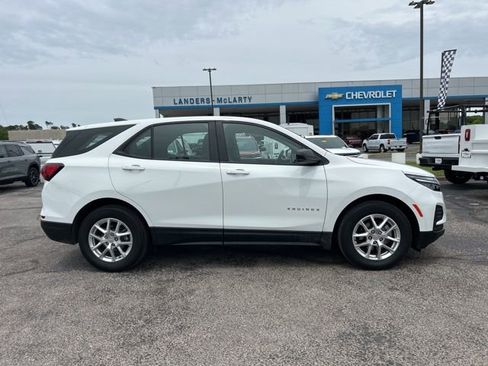 Used 2024 Chevrolet Equinox LS w/ Driver Confidence II Package FWD image 2