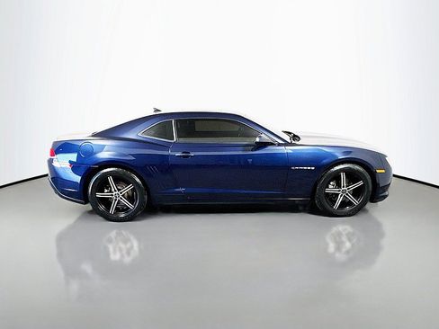 Used 2015 Chevrolet Camaro LT RWD image 8