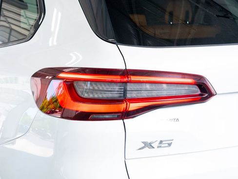 Used 2022 BMW X5 xDrive40i w/ M Sport Package AWD/4WD image 23