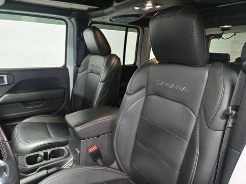 Used 2023 Jeep Wrangler Unlimited Sahara w/ Cold Weather Group image 12