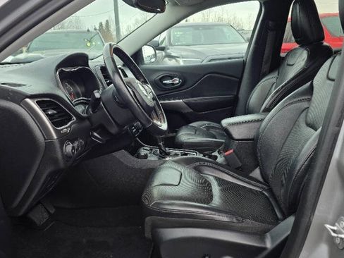 Used 2019 Jeep Cherokee Limited AWD/4WD image 10