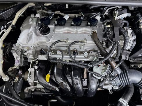 Used 2020 Toyota Corolla LE image 38