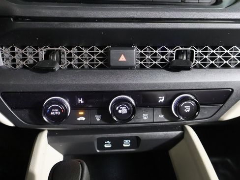 Used 2025 Honda Accord LX image 38