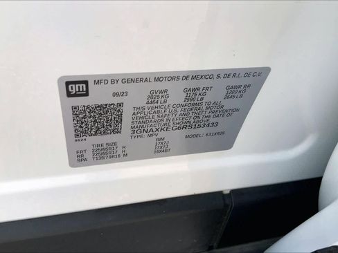 Used 2024 Chevrolet Equinox LT w/ LPO, Floor Liner Package FWD image 31