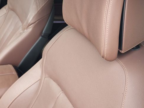 Used 2020 BMW X5 M50i w/ Premium Package image 14