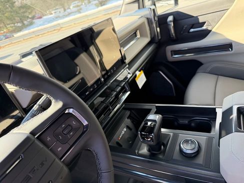 New 2026 GMC Hummer EV SUV image 19