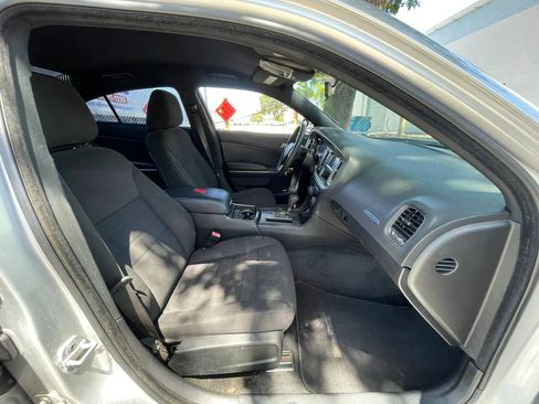 Used 2012 Dodge Charger SE RWD image 19