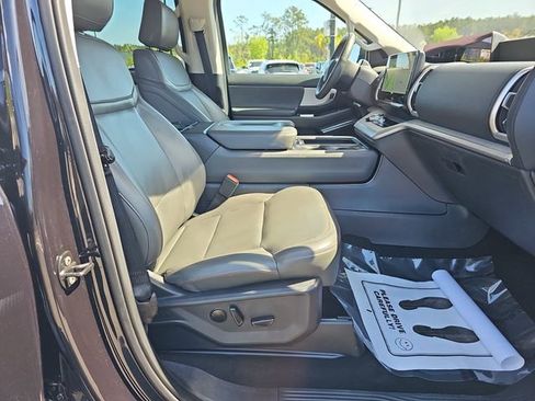 Used 2025 Ford Expedition Max Active AWD/4WD image 11