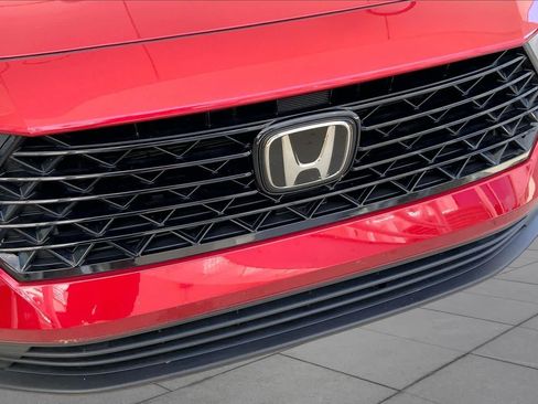 Used 2025 Honda Accord SE image 30