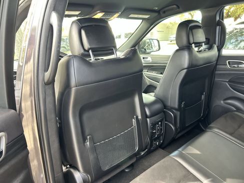 Used 2021 Jeep Grand Cherokee Laredo X image 14