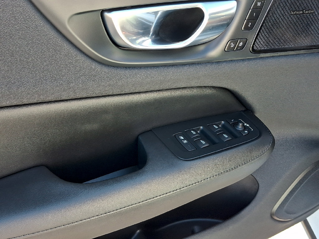 Used 2023 Volvo S60 B5 Plus w/ Climate Package AWD/4WD image 12