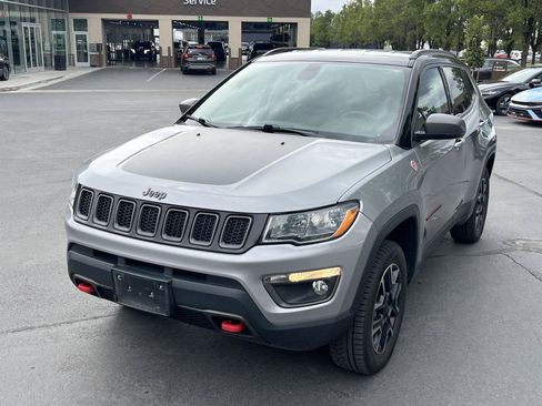 Used 2019 Jeep Compass Trailhawk AWD/4WD image 2