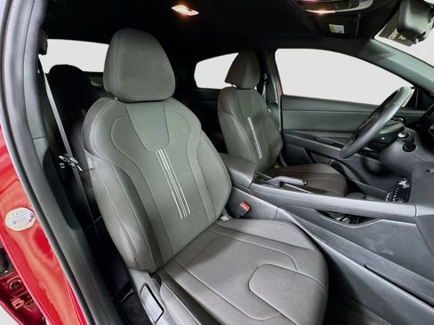 Certified 2025 Hyundai Elantra Sport w/ Cargo Package image 27