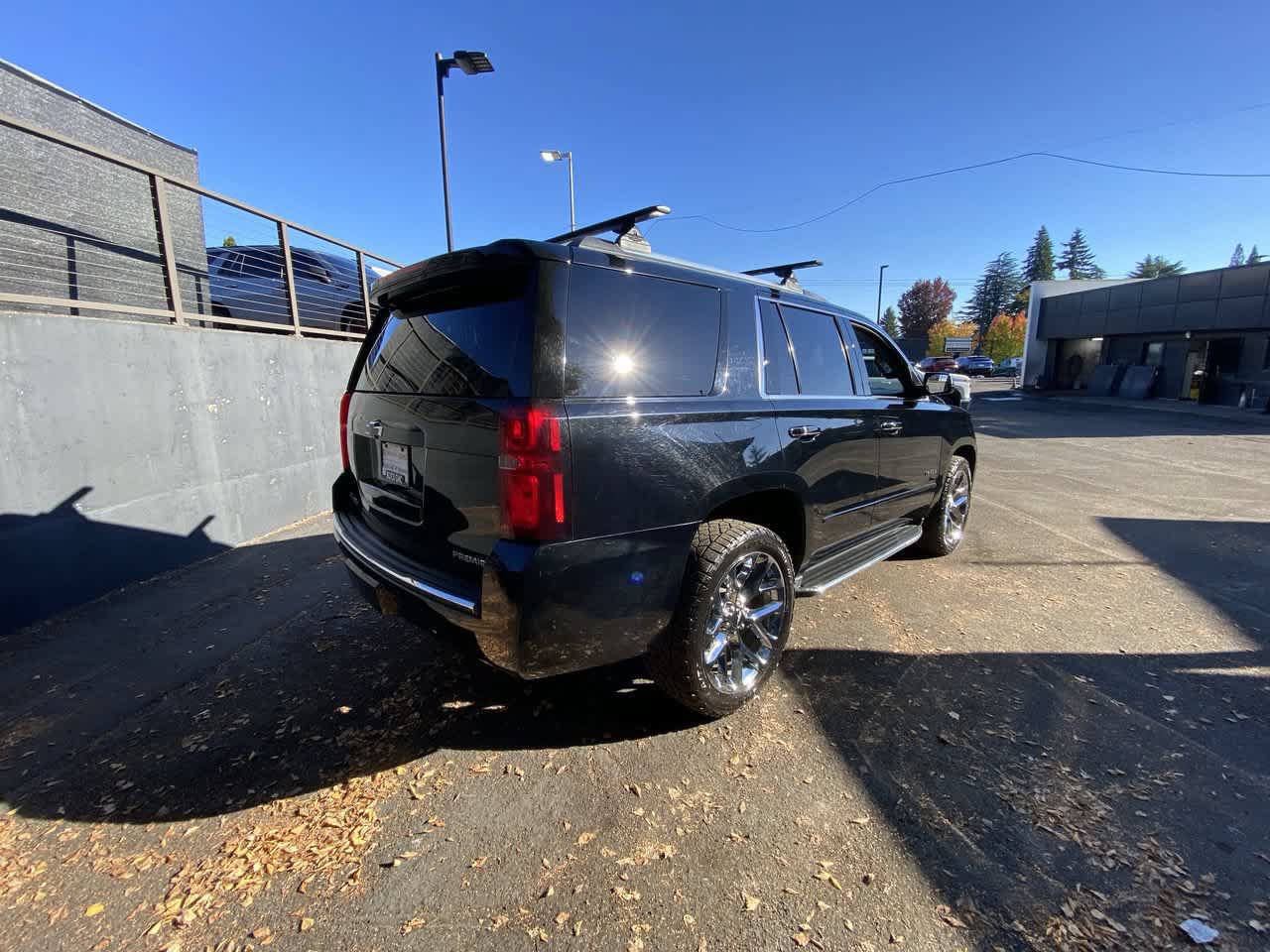 Used 2020 Chevrolet Tahoe Premier w/ 6.2L Performance Package AWD/4WD image 6