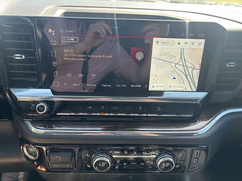 Used 2024 GMC Sierra 1500 Elevation w/ Preferred Package image 10