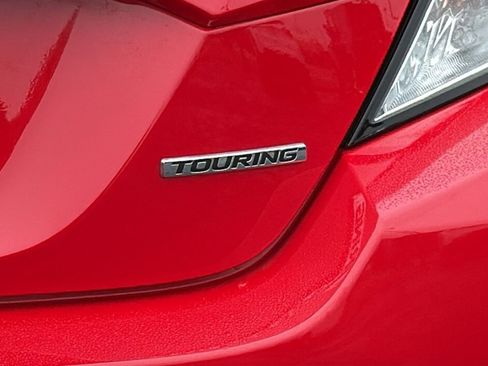 Used 2019 Honda Civic Touring image 7